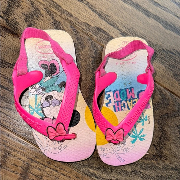 Havaianas Pink Sandals w/ Decorative Elements free shipping minnie mouse US6 EUC - Picture 3 of 9